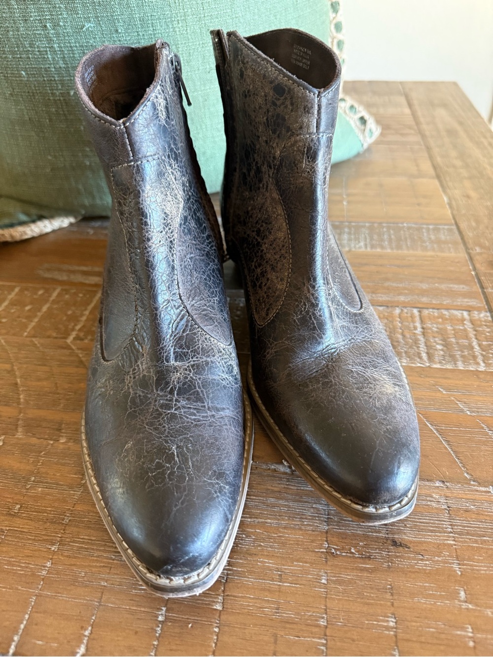 Diba True "Plen Tee" Suede Ankle Booties. Women’s 10 Read Description!